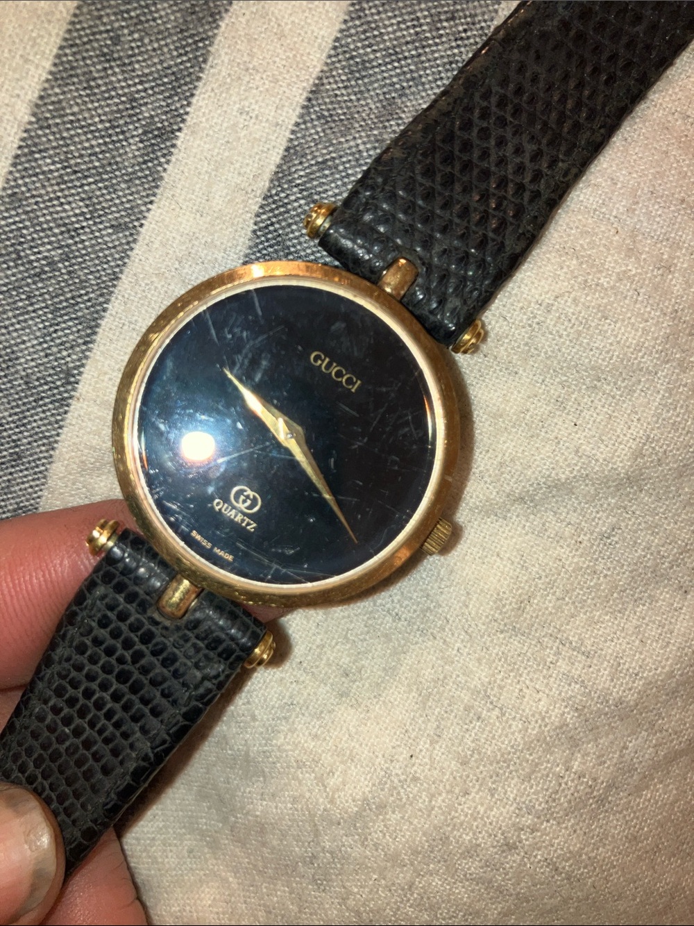 Gucci Black Dial Gold-Tone Men’s Leather Strap Watch - Picture 8 of 10